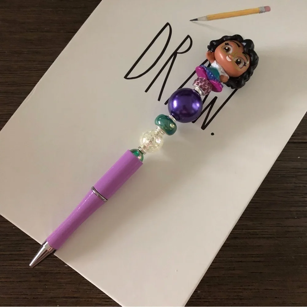 Disney Doorables: Encanto: Mirabel handmade beaded pen